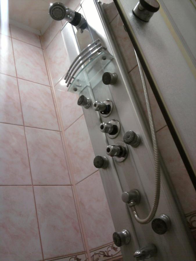 House Hotel Apartments 3 Rivne Zewnętrze zdjęcie